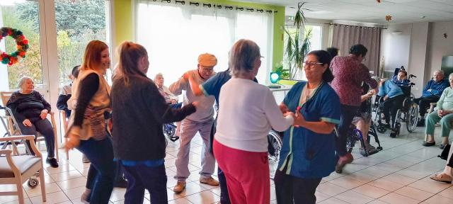 petit bal à l'EHPAD